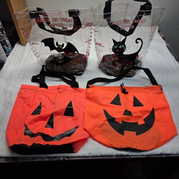 Halloween Trick or Treat Bags Set of 4 - Picture 1 of 7